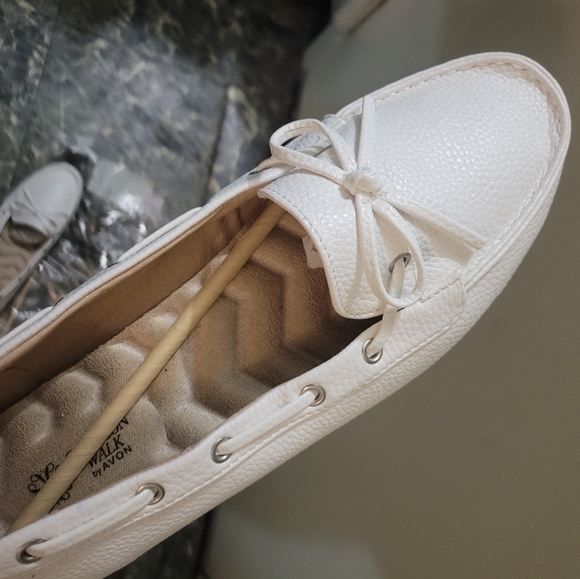 Shoes - Picture 8 of 10